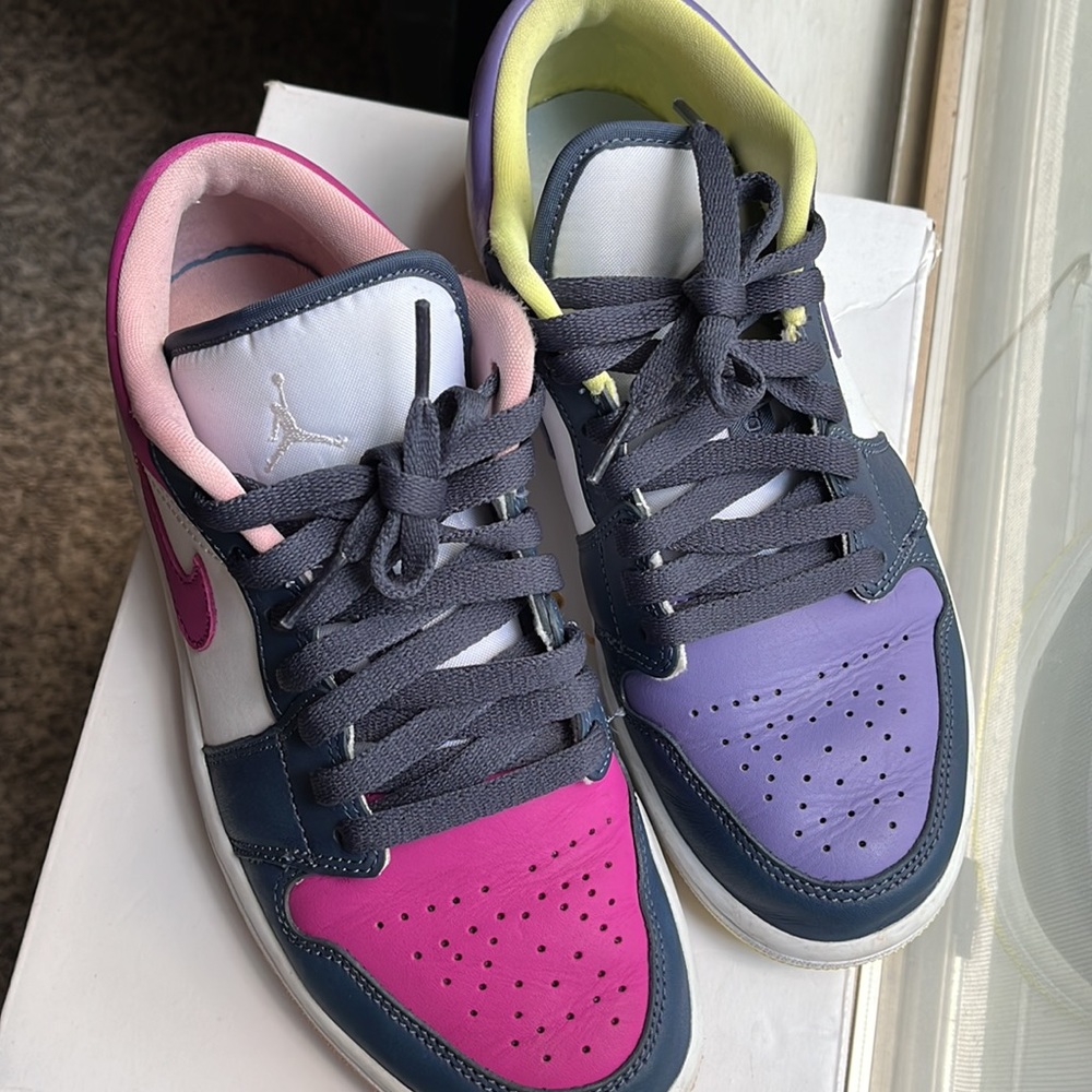 Nike woman’s air Jordan 1 low se